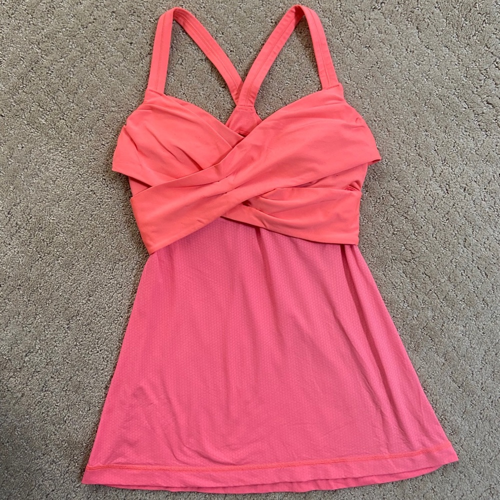 Lululemon Coral Pink Tank with built-in bra Sz 6